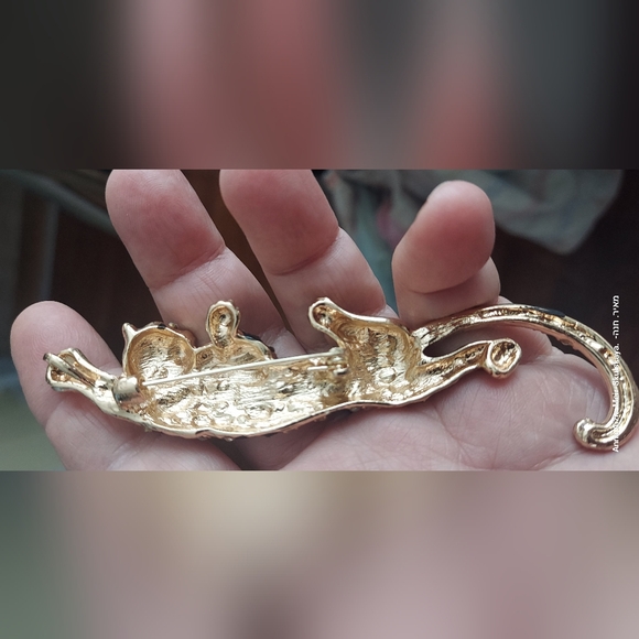 🌹NWT 18K GF Necklace Enamel, crystals, BROOCH/Pendant - Picture 14 of 15